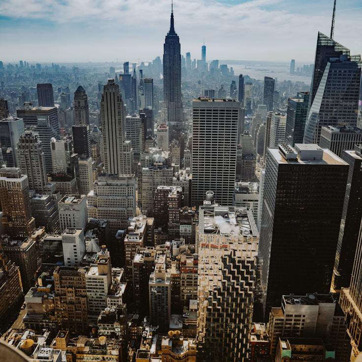 Olivia Carter - Expat family life guide in United States